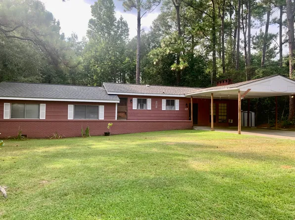 37 Oakcrest Rd, Laurel, MS 39440