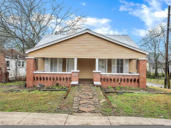 225 Main St, Graysville, AL 35073