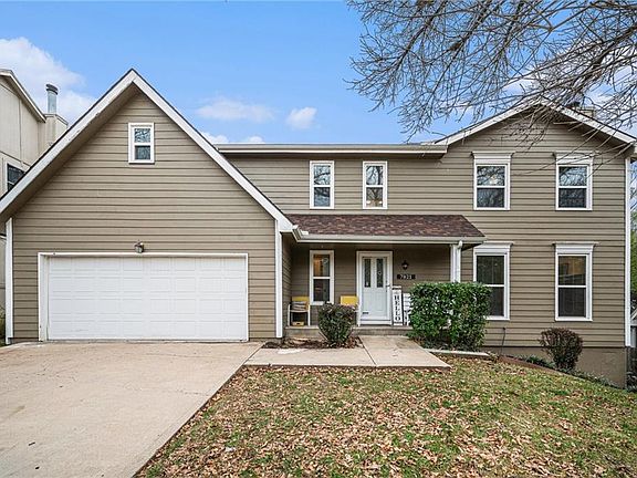 2nd image of 7821 Woodstone Ln