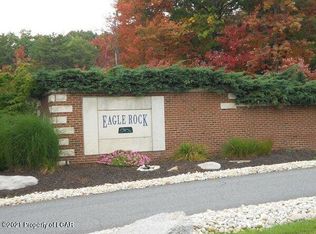 127 Conyngham Dr, Hazleton, PA 18202