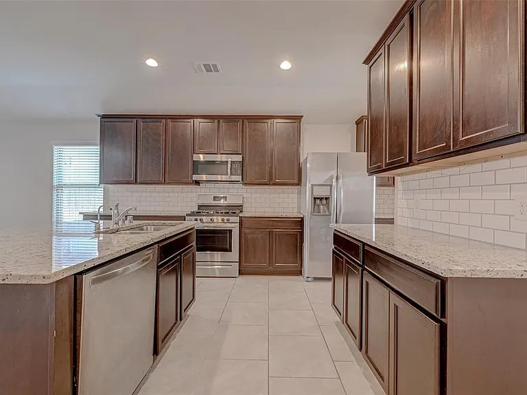 2206 Mirror Ridge Ct — Photo 12