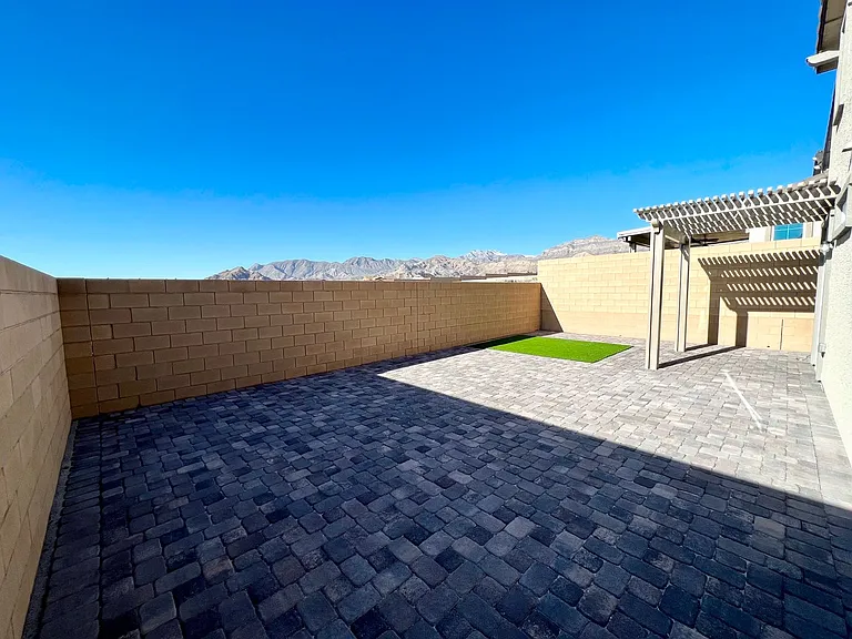 10937 Oregano Ave — Photo 39