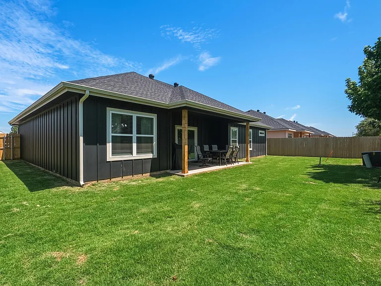 3882 National Dr — Photo 80