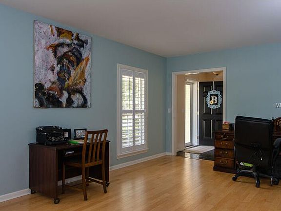 3rd image of 2612 W Parkland Blvd