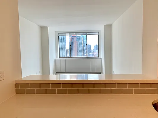 Rented by The Dermot Realty Management Company | media 9