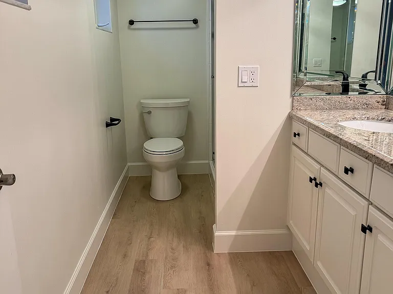 1110 Bel Air Dr — Photo 10