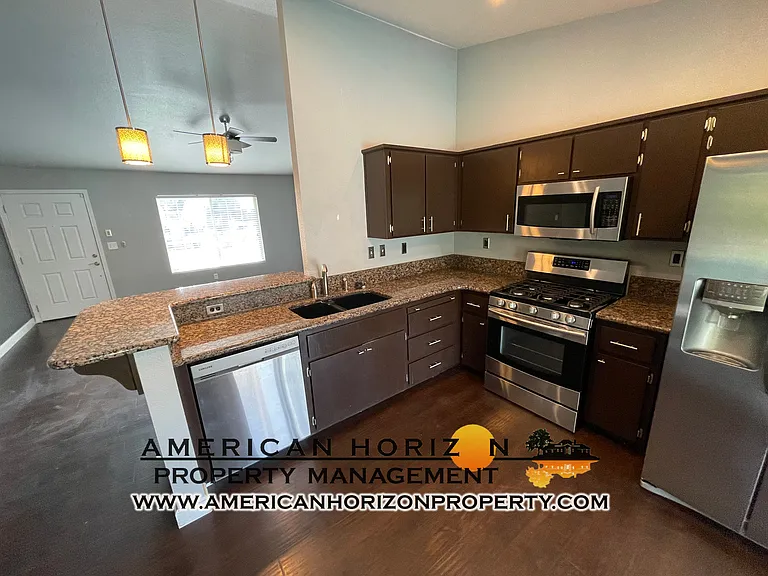 204 Epworth Ct — Photo 9