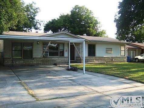 2nd image of 335 Savannah Dr