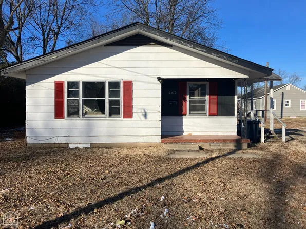 262 E Davis St N, Piggott, AR 72454