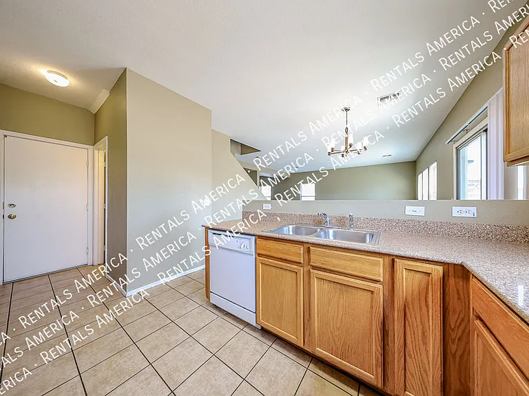 1356 E Clifton Ave — Photo 16