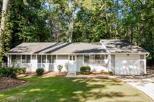 1860 Suwanee Ridge Ct Photo 1