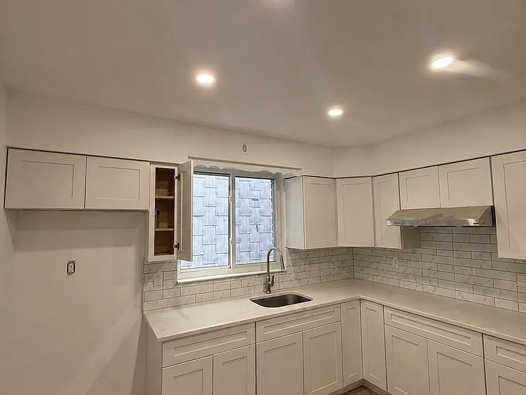 198 Shepherd Ave #1 — Photo 3