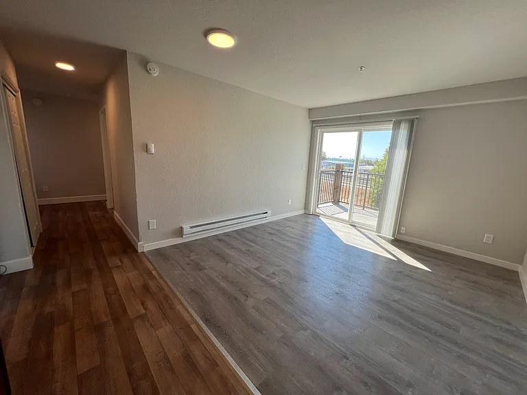 Dixon Landing Apartments — Photo 7