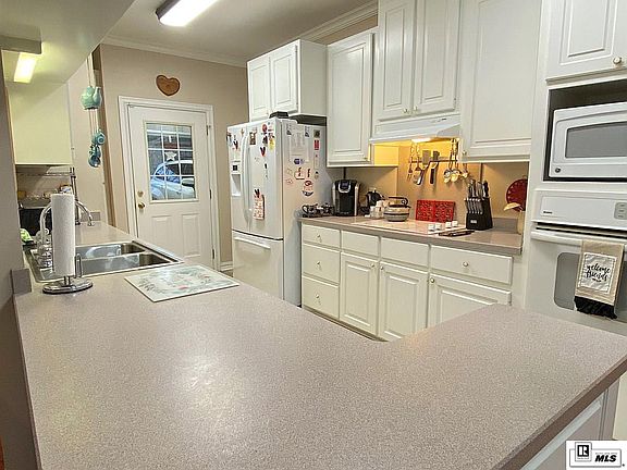 4th image of 137 Oak Creek Dr