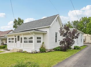 45 S Main St, New Holland, OH