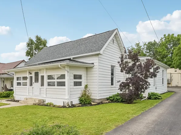 45 S Main St, New Holland, OH 43145