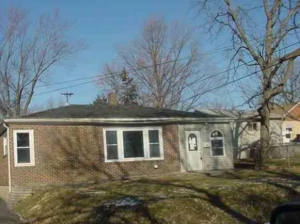 2372 E Johns Ave, Decatur, IL 62521