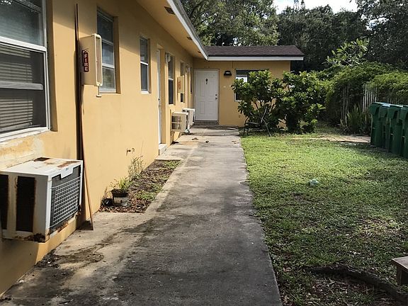2nd image of 612 SW 12th Ave APT 4
