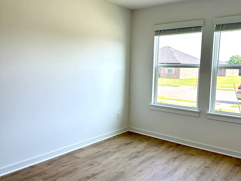207 Collie Ave — Photo 14