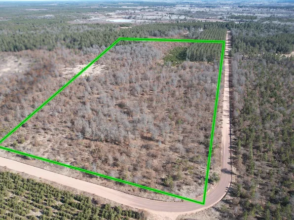 10079 E Sullivan Lake Rd, Minong, WI 54859
