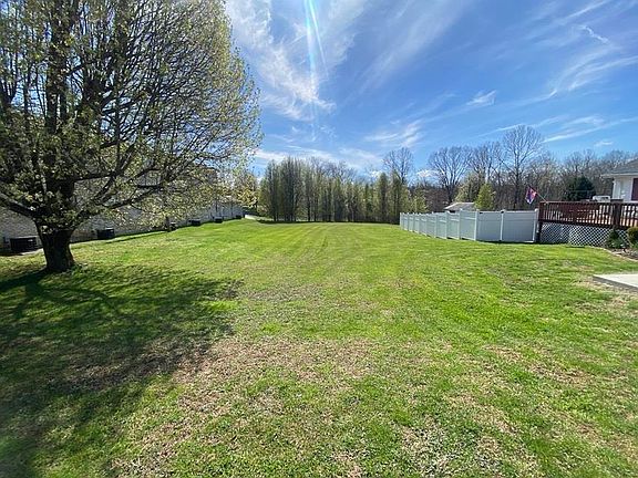 3rd image of 33 Bellefonte Rd