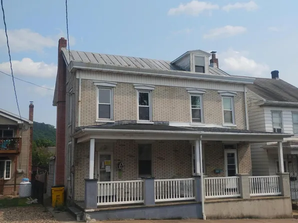 18 E William St, Schuylkill Haven, PA 17972