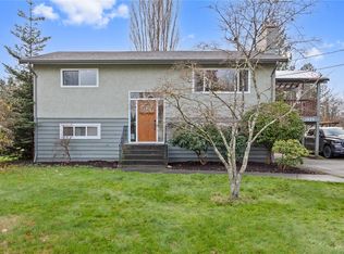 1929 Richardson Ave, Comox, BC V9M2B3