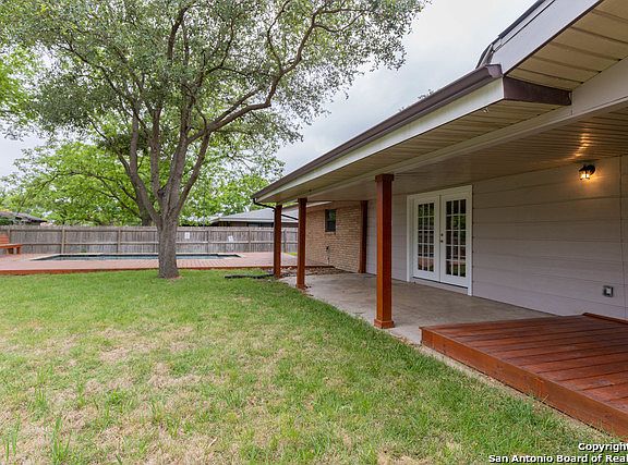 3rd image of 222 Cloudmont Dr