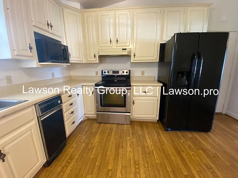 1013 Barrens Village Ln — Photo 11