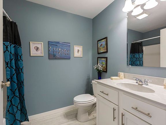 5th image of 36.2 Somers Pl