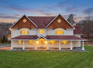 48 Eastview Ln, Red Hook, NY 12571