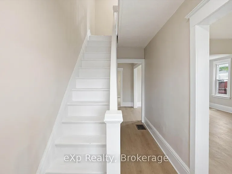 132 Macdonald Ave — Photo 12