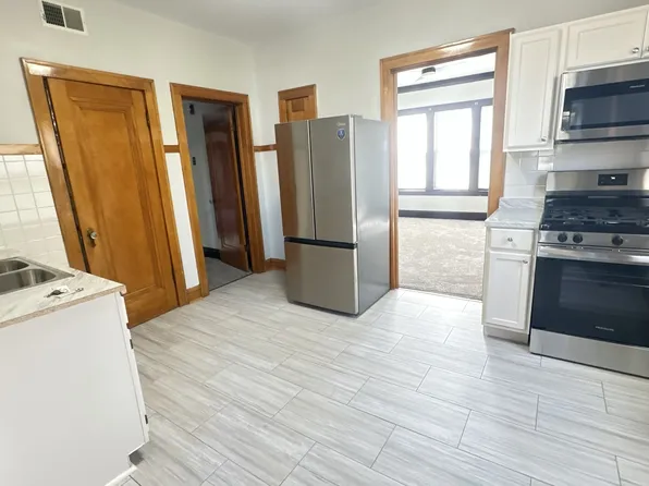 4812 N Kilpatrick Ave, Chicago, IL 60630