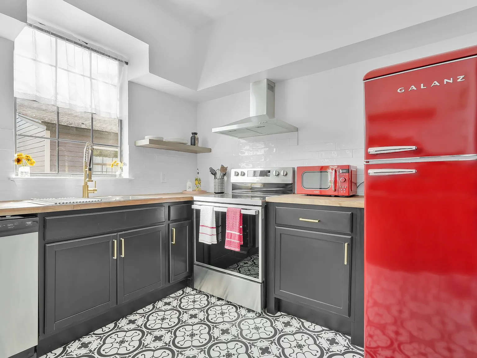 1 bed, $2,000 — Photo 4