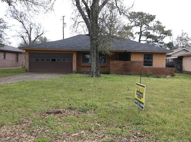 1st image of 5146 Lakeshore Dr