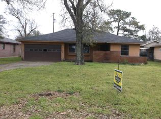 5146 Lakeshore Dr, Port Arthur, TX 77642
