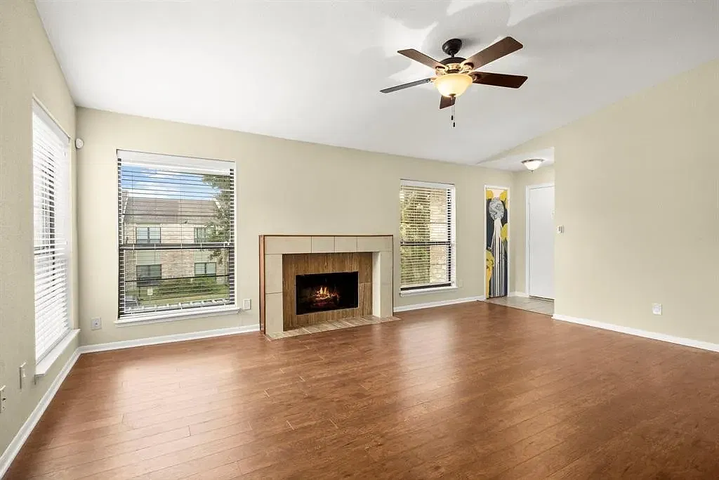 2 bed, 1200 sqft, $1,550 — Photo 3