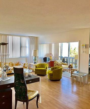 4th image of 4200 Hillcrest Dr APT 610