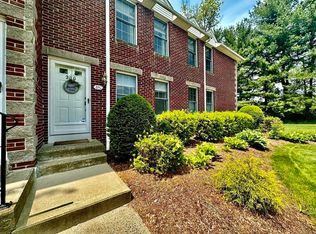 20 Mansion Woods Dr #G, Agawam, MA 01001