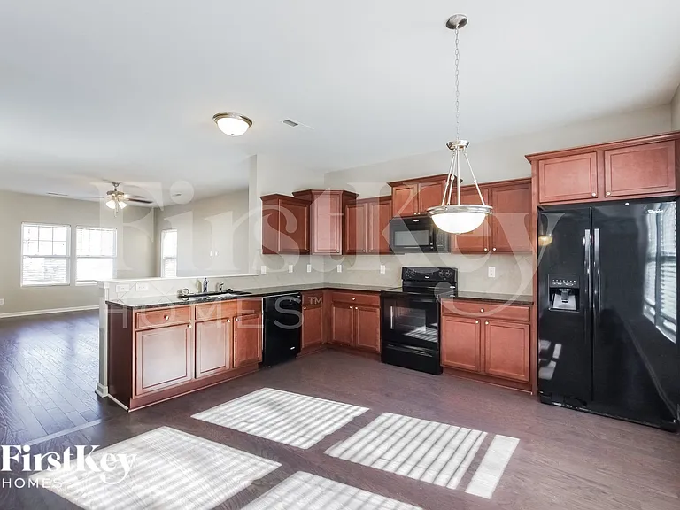 519 Rook Rd — Photo 9