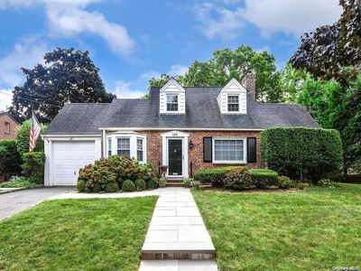 128 Vanderbilt Avenue, Manhasset, NY, 11030