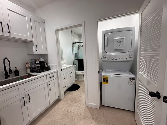 3rd image of 822 S Priscilla St #B