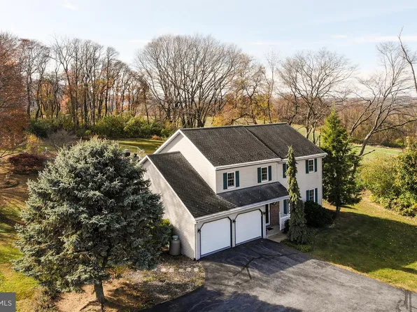 304 Bunker Hill Rd, Robesonia, PA 19551
