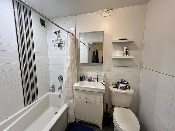 5th image of 654 Saint Marks Ave APT 5C