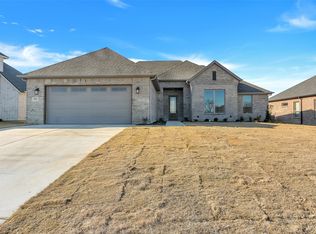801 Holiday Hills Dr, Mineral Wells, TX 76067