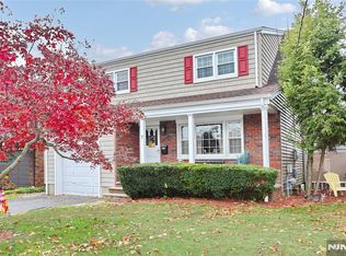 7 Azalea Dr, Wallington, NJ 07057