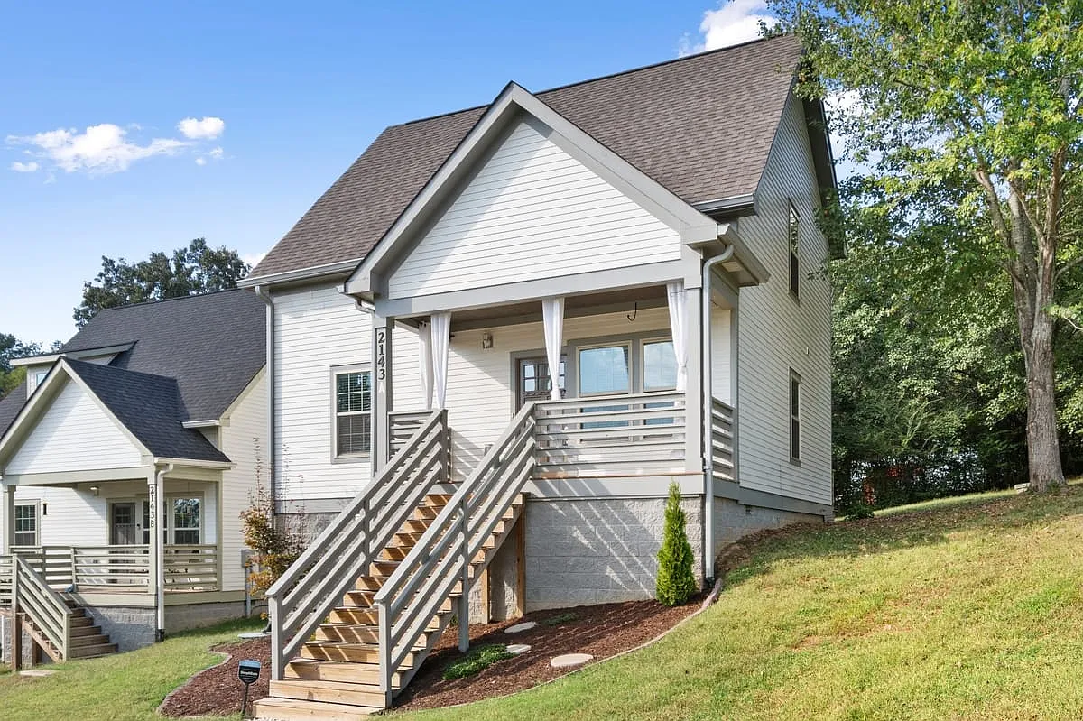 3 bed, 2.5 bath, 1254 sqft, $2,300 — Photo 1