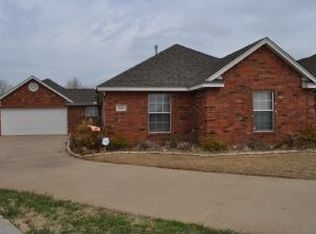 3013 Huntington Ct, Waxahachie, TX 75165