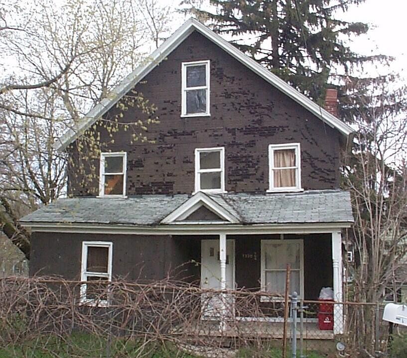 1st image of 1330 1/2 New St