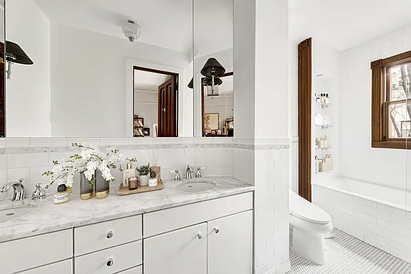 Sold by Douglas Elliman | media 10